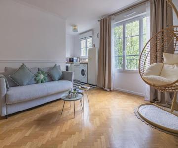 The Smile House // Bussy-Saint-Georges