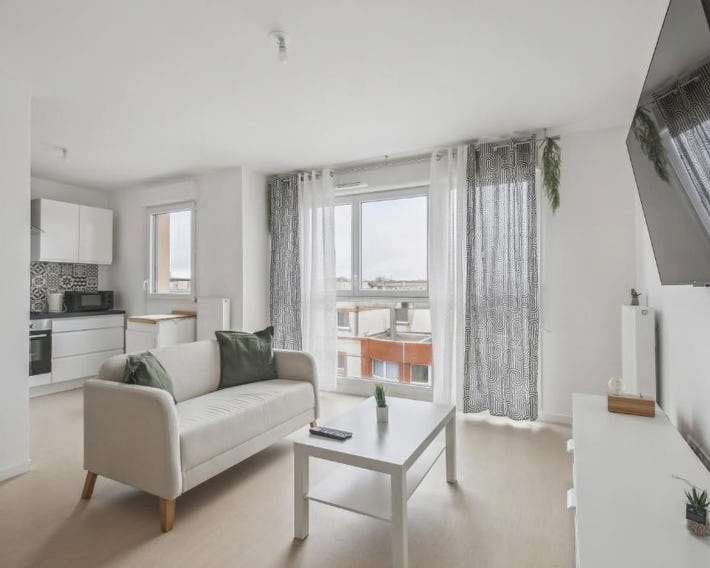 Chic and spacious apart with parking