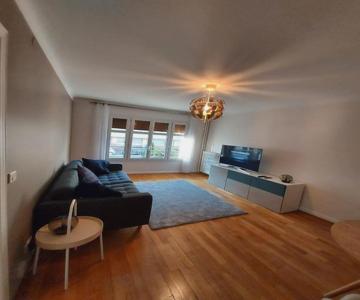 Bel Appartement 2 Pièces, Sortie De Métro Ligne 8