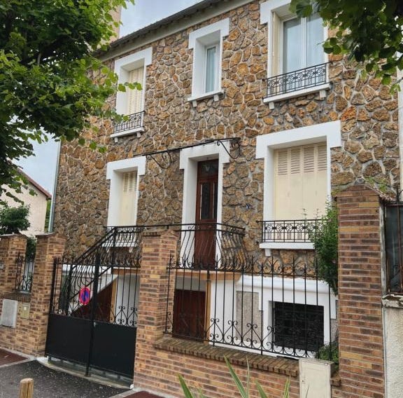 Appartement entièrement rénové proche de Paris