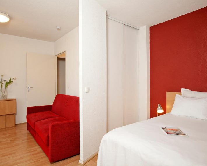 Séjours & Affaires Paris Nanterre