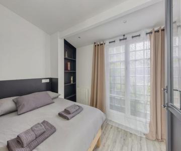 Cozy studio near RER B