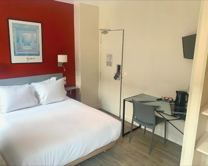 Hipotel Belgrand Edith Piaf