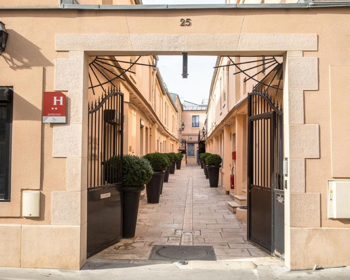 Hotel De L'Horloge