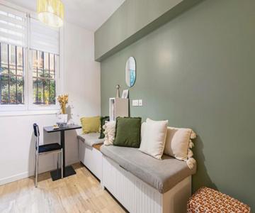 Design and Quiet studio on wooded courtyard !