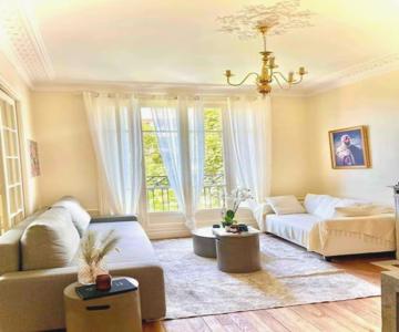 2-bed Room Cosy Apartment - Central Location