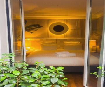 Pic De Nôtre Dame, Charming Suites Paris