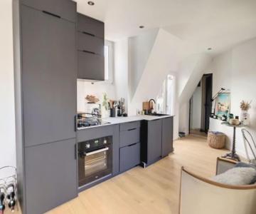 Appartement Design Proche Tour Eiffel Avec Balcon
