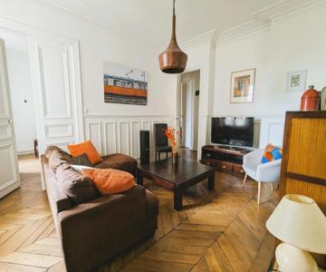 Appartement Typique Et Confortable - Voltaire