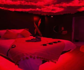 Love room in Paris