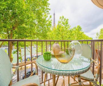 Luxury Flat Eiffel Tower View
