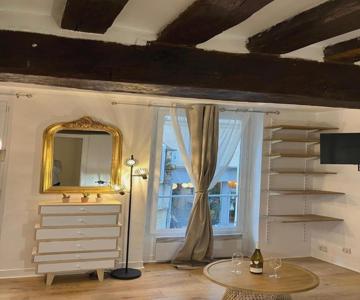 Elegant Retreat By Le Marais
