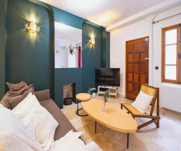 Modern Place In Sacré-coeur