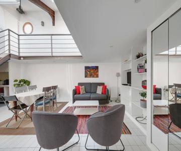 Large Luxury Loft For 6 People By Weekome