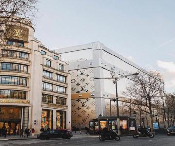 Familial And Luxe In Les Champs-Élysée