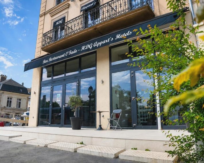 HDG Hôtel Gare de L'Isle Adam Appart's Hotel