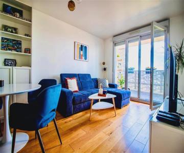 Luxury Apartment with balcony