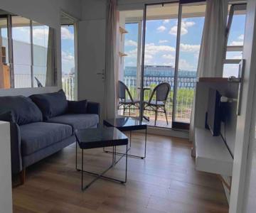 Agréable deux pièces avec loggia