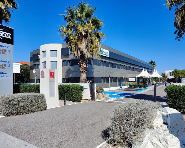 Brit Hotel Porte d'Espagne