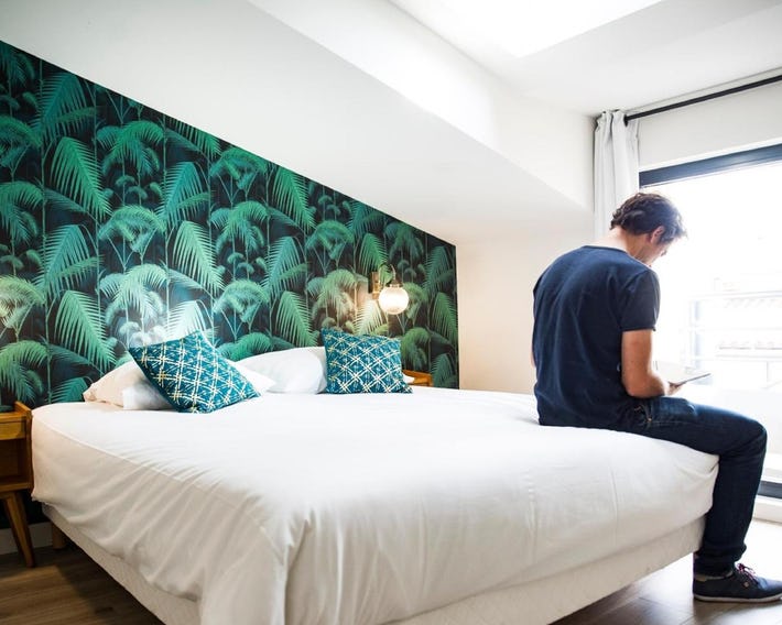 Georges Hostel & Café