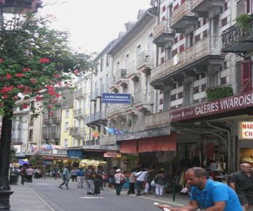 Au Berceau De Bernadette