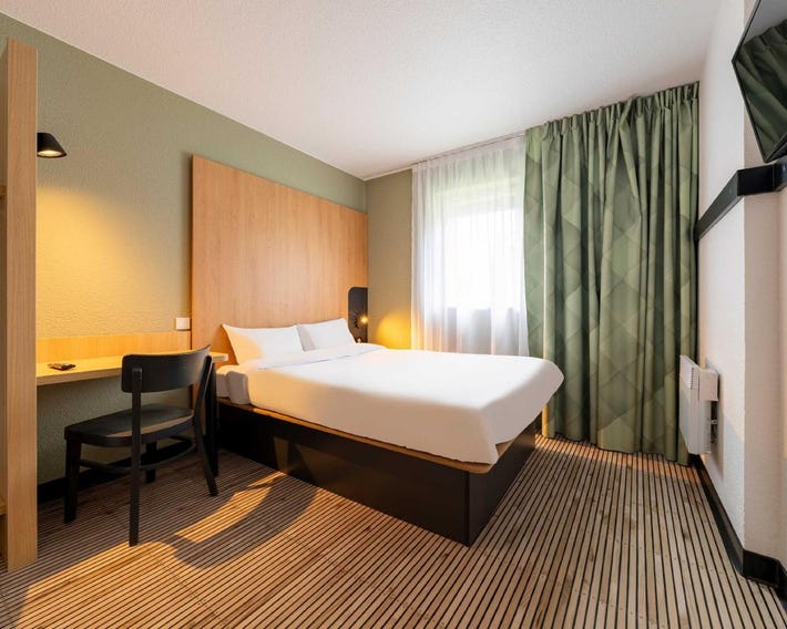 B&B HOTEL Calais Centre Saint-Pierre