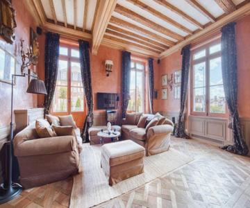 Luxurious 4 bedroom duplex, 200m from Place Morny