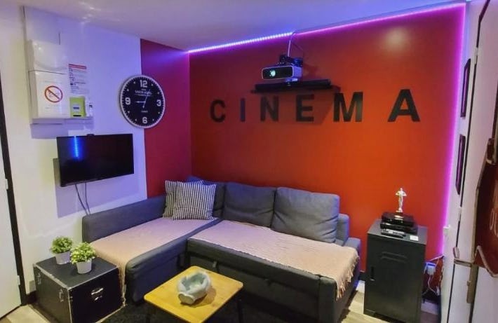 Appartement Cinéma vidéo-projecteur et garage