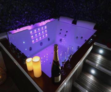 La Suite, love room, Grand Jacuzzi, port de plaisance de Saint Valery En Caux