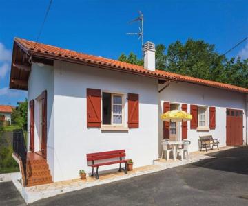 Basque-style House 15 Min From Bidart Beaches