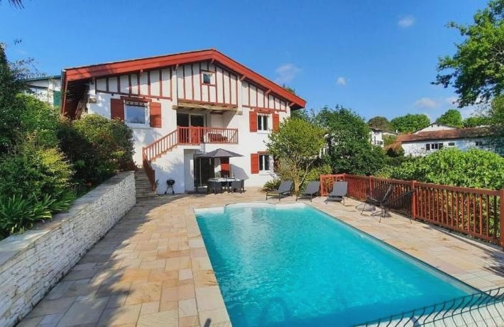PARABISU TTIKIA "Petit Paradis"