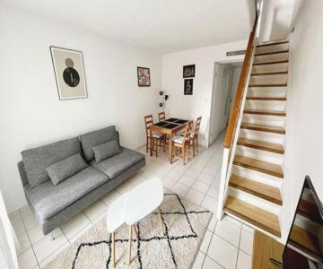 Duplex Moderne Proche De Toutes Commodités