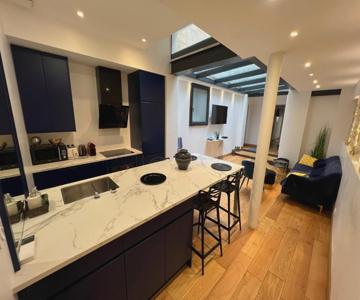Appartement 2 Chambres Climatisé Triangle D’or