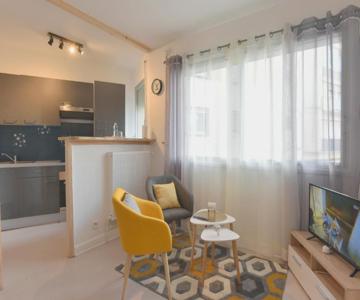 Superbe Studio Plein Centre Avec Parking Prive