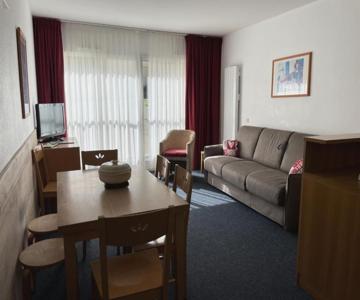 Le Chalet - Piscine - Studio Pour 6 Personnes 844