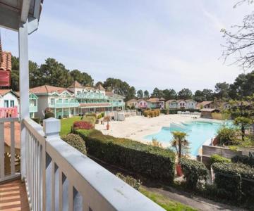 Maison Sur Golf Avec Piscine Chauffée à Lacanau Océan