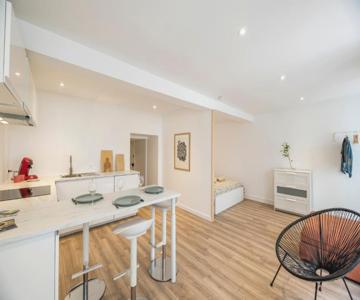 Wonderhost, Quartier du château, superbe appartement avec parking Aragon