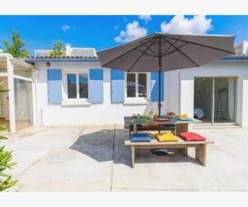 Maison plain pied hyper centre avec véranda 5 min à pied plage Royan 3 chambres
