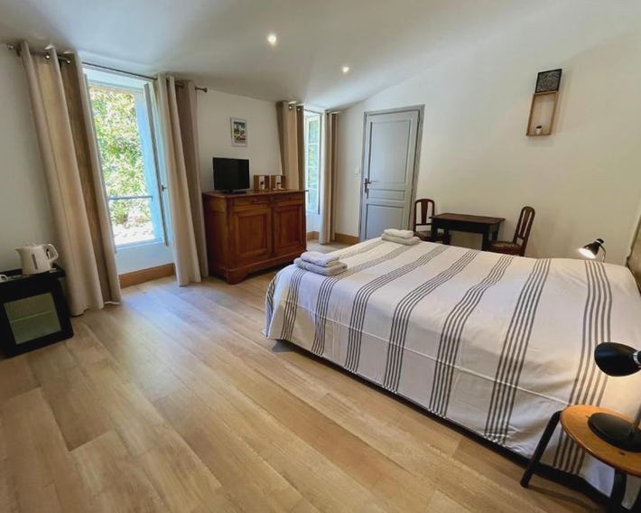 L'Hermione - Room in the heart of St Martin de Ré