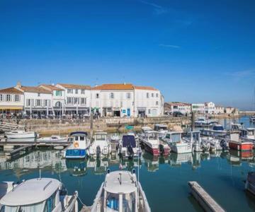 Sur l'îlot de St Martin au centre du port vue exceptionnelle !