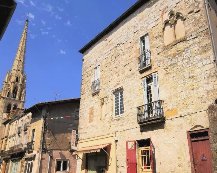 Maison de caractère dans la bastide foyenne