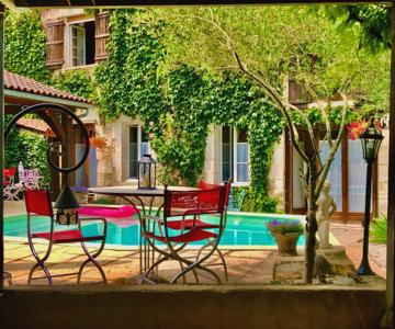 Rouge Le Bistrot & Boutique Hotel