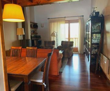 Amplio Duplex Con Piscina Cerca De Puigcerdà