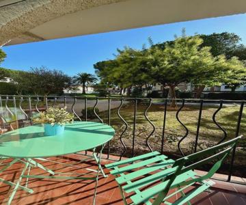 El Galion, piscine, plage, terrain tennis