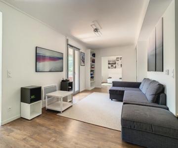 Superbe Appartement Entièrement Rénové Au Pied Des Montagnes Avec Parking Inclus
