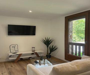 Cocoon au pied des montagnes