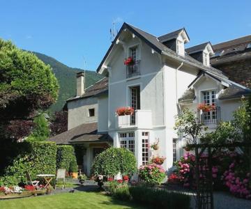 Villa Portillon - charming fountain garden villa