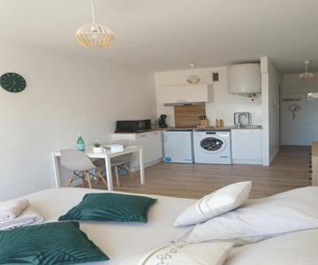 Studio tout confort avec place de parking et wifi