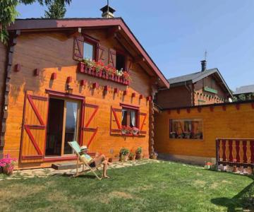 Chalet familiar con jardín y garage privado