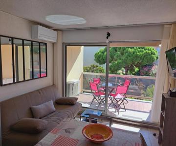 Hélios 32, T2 climatisé, parking, 500m plage
